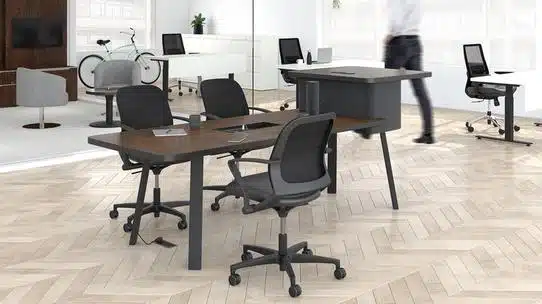 Lacasse - Quorum Multiconference - QUORUM Multiconference / PlanXX / Table commune à 2 niveaux KAR