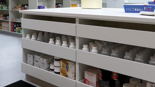 Neocase - Laboratoires - Cabinets modulaires avec tiroirs et séparateurs